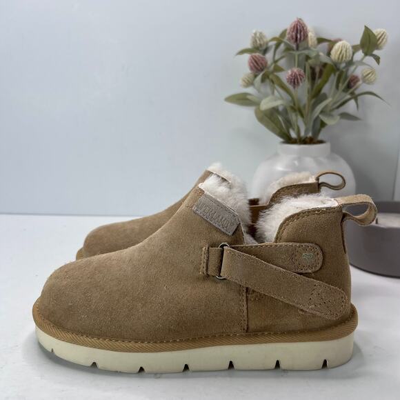 SuperLamb Ongi Sherpa Ankle Boot Suede Beige Round Toe Women's US 6E Wide NWB - Picture 1 of 11